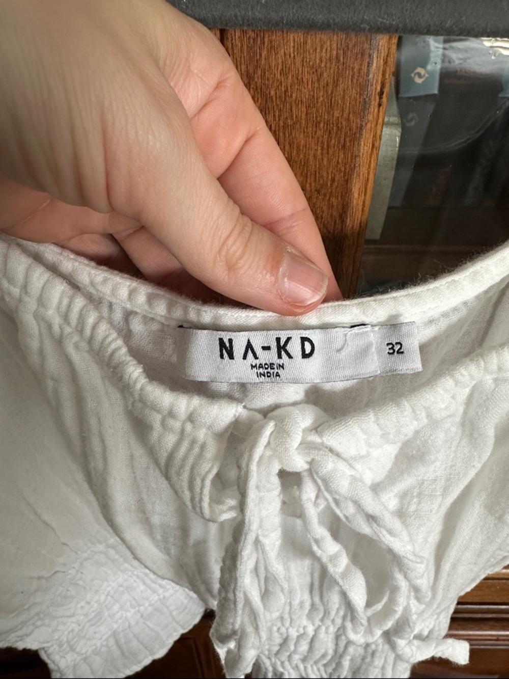 NA-KD White Smocked Peasant Crop Top with Puff Sleeves - Picture 3 of 3